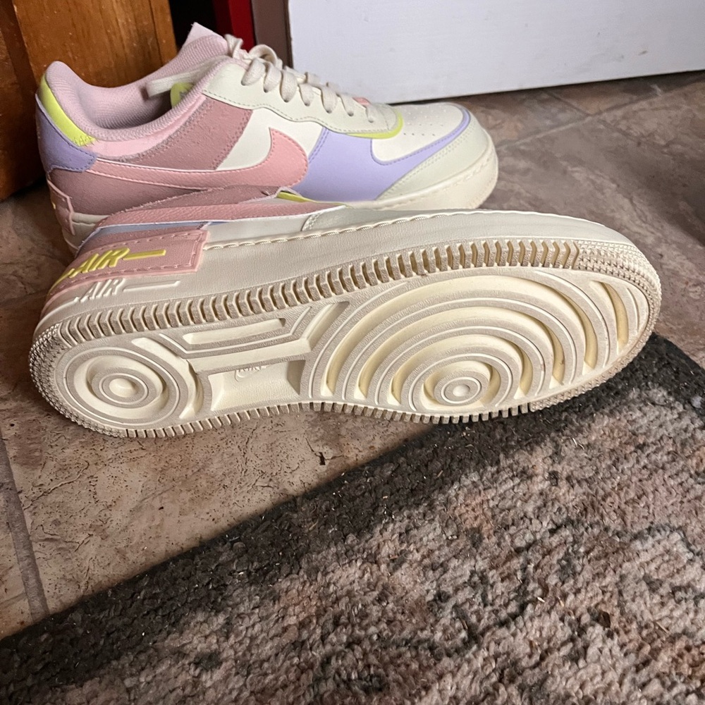 NWOT Nike Air Force 1 pastel